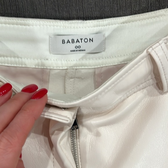 Babaton
Command Cropped Pant - Picture 3 of 5